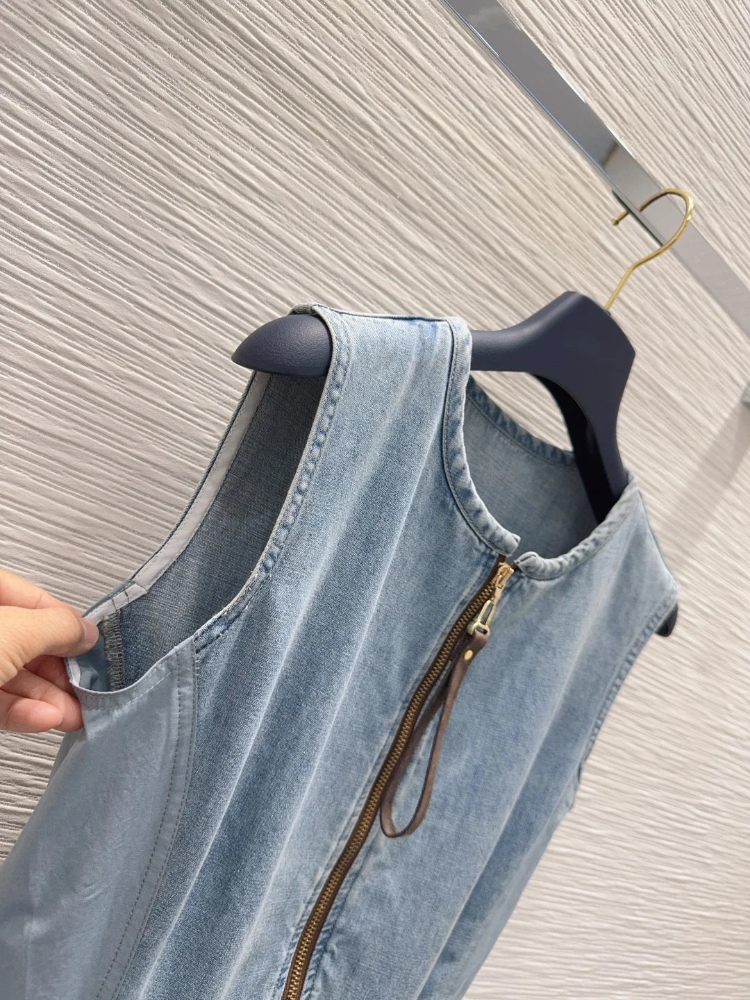 Ladies Casual Denim Dress With Zipper And Round Neck