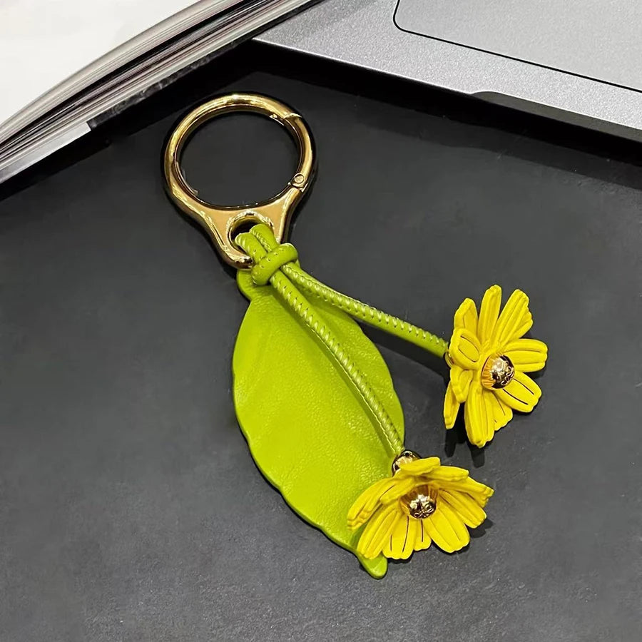 New Weaving Mushroom Ornaments Leather Bag Charm Keychain Bags Pendant Decoration High Luxury Girl Gift Bag Accessories