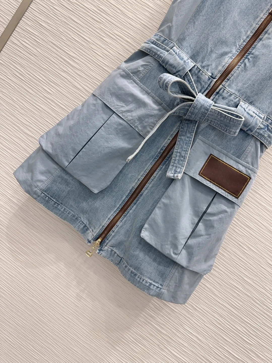Ladies Casual Denim Dress With Zipper And Round Neck